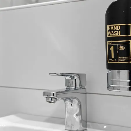 4, Direkt Am Bahnhof