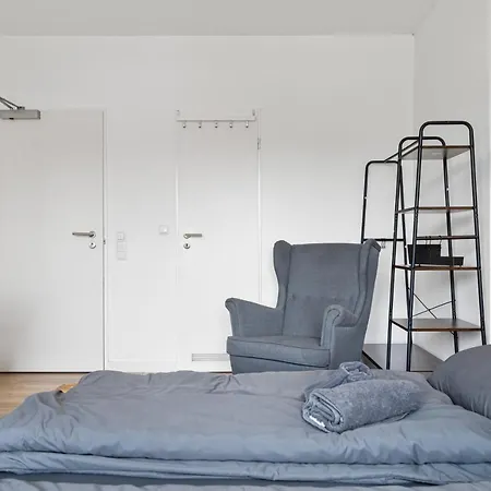 4, Direkt Am Bahnhof *