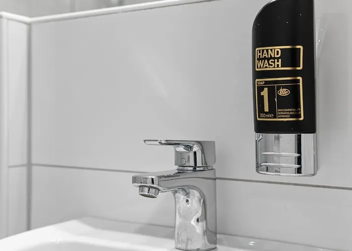 4, Direkt Am Bahnhof