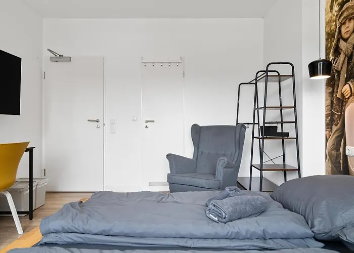 4, Direkt Am Bahnhof *