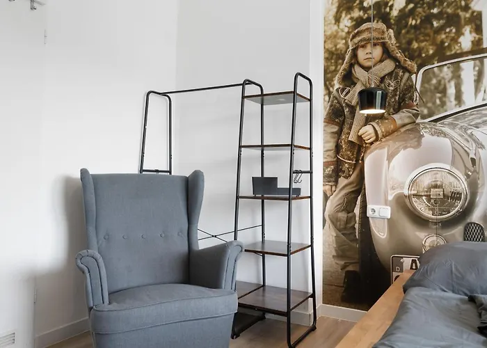 4, Direkt Am Bahnhof